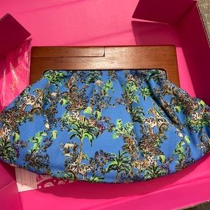 NWT Lilly Pulitzer GWP Bermuda Clutch Blue Thistle Tiger Queen Beautiful Chic